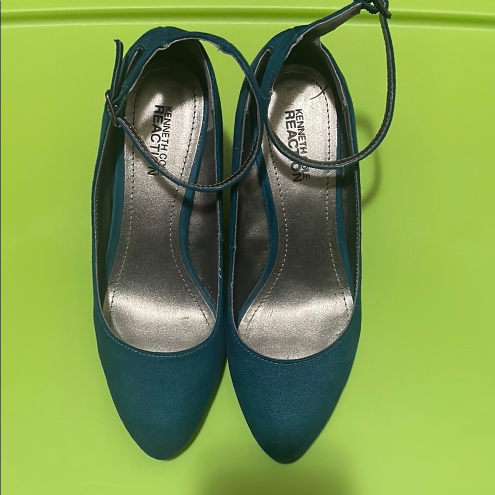 Kenneth Cole Reaction Blue Heels with Ankle Straps
